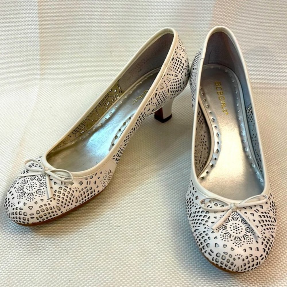 BCBG GIRLS Womens 2 Heels Size 8